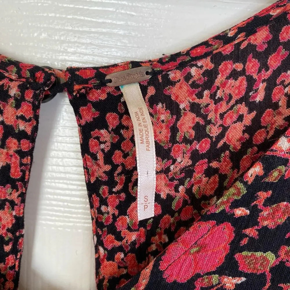 FREE PEOPLE Red Black Boho Open Back Culotte Jumpsuit Size Small Floral 70s - Picture 5 of 7